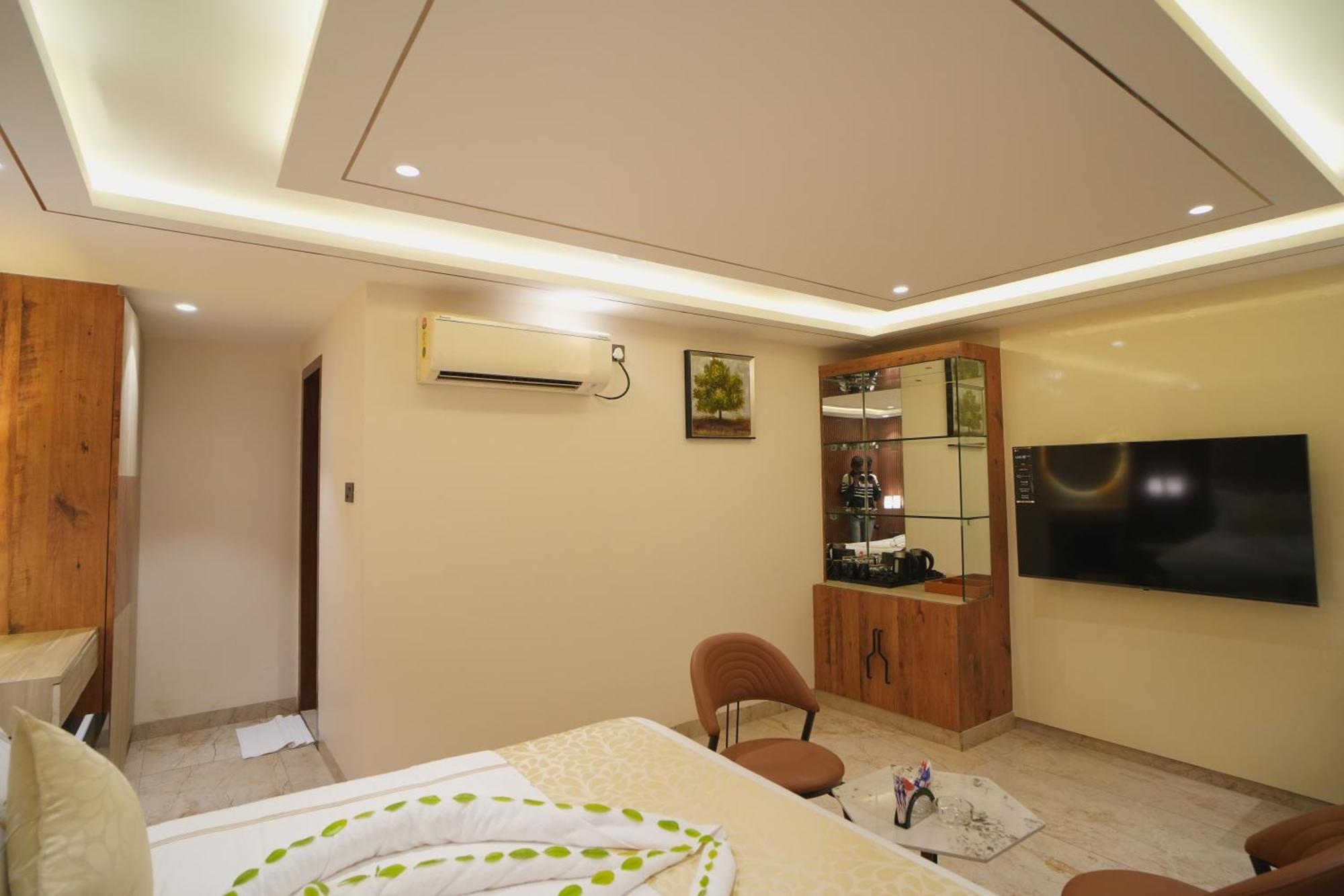 Oriva Vinflora Residency - Nr Lv Prasad Hospital, Banjara Hills Otel Haydarabad Dış mekan fotoğraf